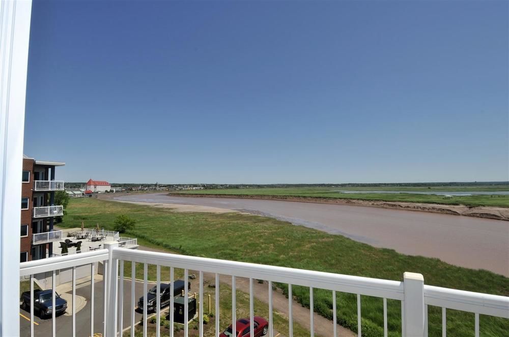 Premiere Suites Moncton Esterno foto